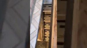 Люк в линолеуме: а как не провалиться в пол?