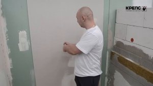 Будут ли держаться ПВХ панели, приклеенные жидкими гвоздями? к кирпичному или бетонному основанию?