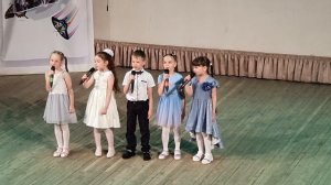 Песня. Поцелую Бабушку в розовые щечки...