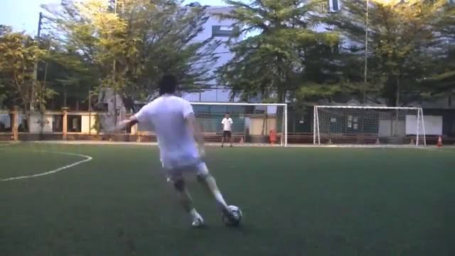 Бить штрафные как Роналдо смотреть онлайн