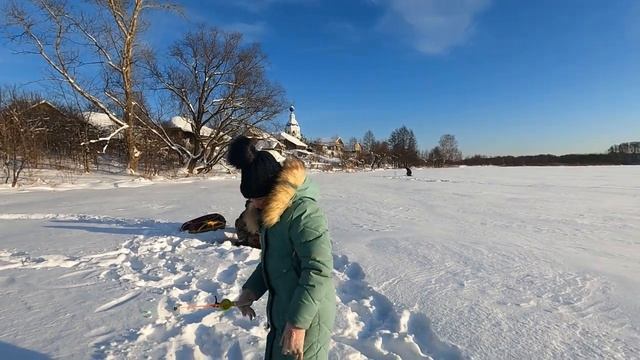 Зимняя прогулка по Пестякам с детской рыбалкой смотреть онлайн