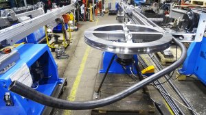 Гибка трубы на большой радиус (521 мм) в пошаговом режиме на автоматическом трубогибе MASTER.3X БМК