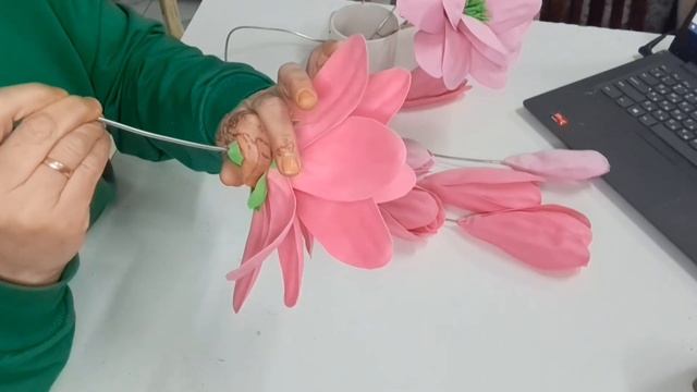 ?Как сделать ЦВЕТЫ из ФОАМИРАНА .Своими руками.FOAM Sheet graft ideas. смотреть онлайн