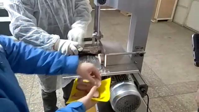 Пила FROSTY SM распил замороженной рыбы смотреть онлайн