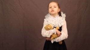 Сурикова Алиса. Лора Тасси "Оборванного мишку утешала"