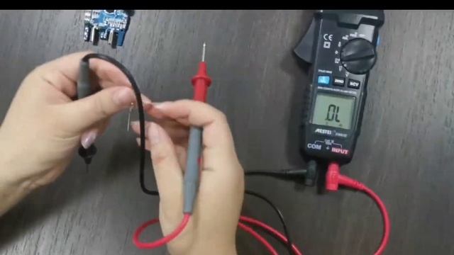 mestek CM83E Clamp Meter смотреть онлайн