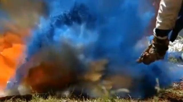 Балончики с краской и топор смотреть онлайн