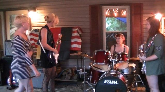 Lorena Bobbitt First Show live at Nick's house смотреть онлайн