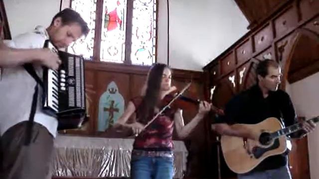 Crowfoot in concert - The Cheshire Rolling Hornpipe смотреть онлайн