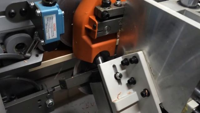 SE 104 Автоматический прямолинейный кромкооблицовочный станок смотреть онлайн