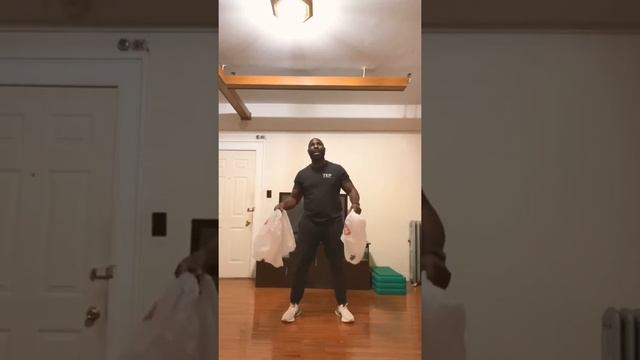 Virtual Fitness Day 59: Intro to Juggling Pt. 3 ( Juggling with 3 bags) смотреть онлайн