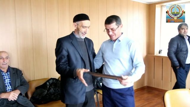 В с. Адиль-Янгиюрт в преддверии Нового года наградили ветеранов труда Почетными грамотами смотреть онлайн
