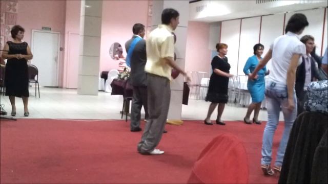 Нереальный танец парня! смотреть онлайн