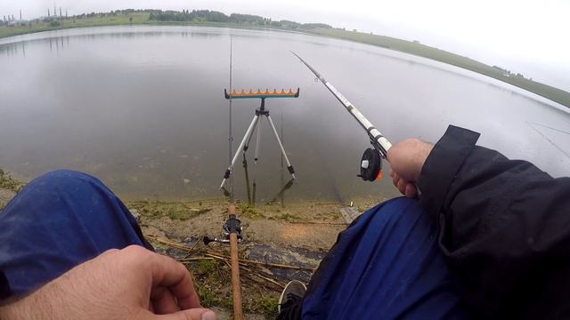 Смоленский дедушка и искусственная приманка на удочку - РАБОТАЕТ! Два ведра карасей! смотреть онлайн