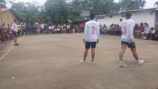 ECUAVOLEY / REYNALDO "EL REY" VS MAMITETA / GANCHO / EL CARMEN SEGUNDO QUINSE смотреть онлайн