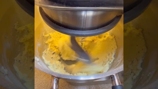 Настоящее песочное тесто для орешков со сгущёнкой смотреть онлайн