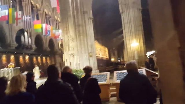 Плине кача, Собор Паризької Божої Матері смотреть онлайн