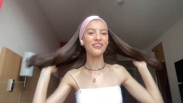VLOG 14 Санкт-Петербург: день рождения, прогулка по крышам, покупка платья на выпускной… смотреть онлайн