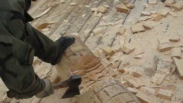 рубка паза и чаши теслом и топором смотреть онлайн