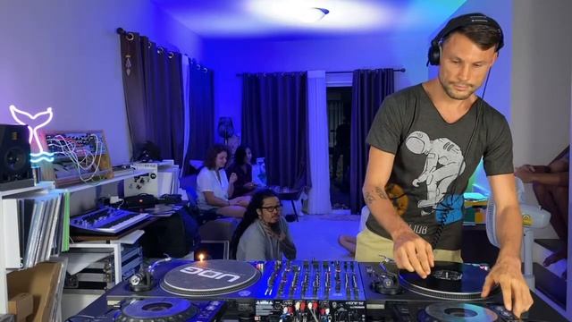 RTS.FM Phuket & Batik Music