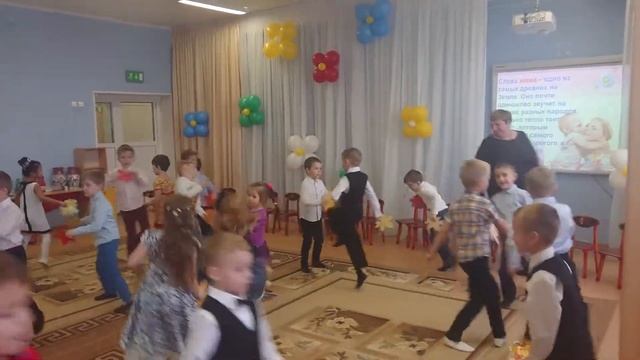 День матери. Детский сад(18) смотреть онлайн
