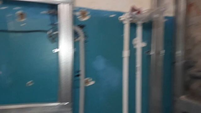 Подготовка стен к гипсокартону и плитки.