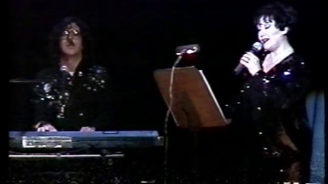 Lolita Torres & Charly García - "Filosofía Barata y Zapatos de Goma" Luna Park [1992] смотреть онлайн