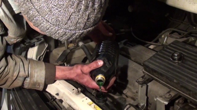 Замена антифриза Nissan Serena C24 смотреть онлайн