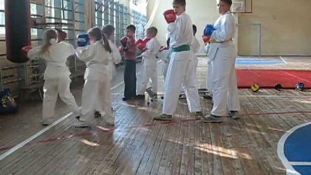 AARZOLA KARATE 15 РАЗМИНКА И ФИЗИЧЕСКАЯ ПОДГOТОВКА смотреть онлайн