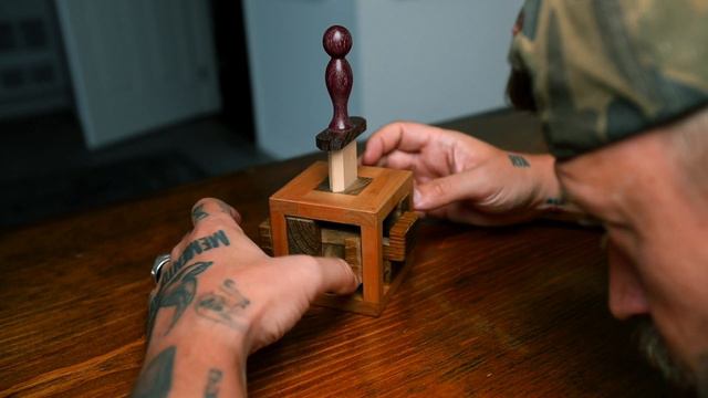 SOLVING THE IMPOSSIBLE EXCALIBUR PUZZLE!! смотреть онлайн