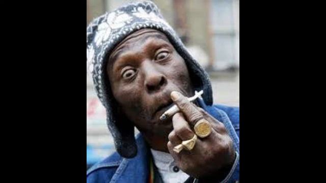 My Mate doing a Bong over skype - Danny смотреть онлайн