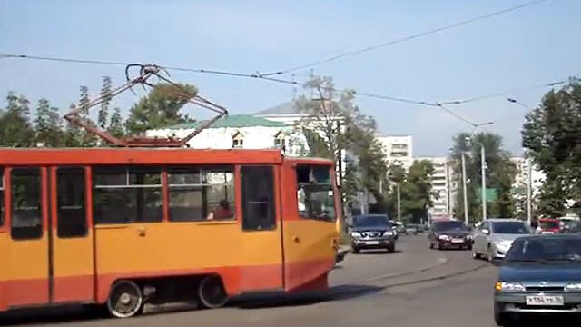 2008.08.22 Казань.Проезда трамвая по разворотному кольцу Фатиха Карима, Каюма Насыйри с улицы Тукая