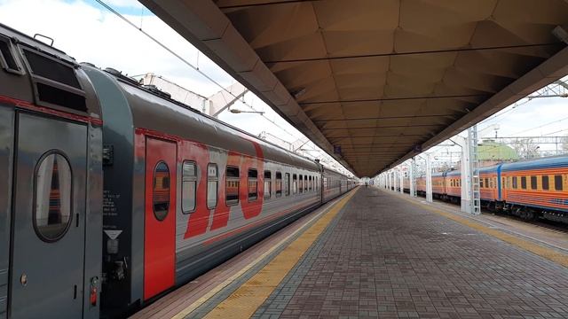 "Пылесос подаёт" ЭП2К 233 подаёт поезд 284 Москва Вологда на Ленинградский вокзал смотреть онлайн