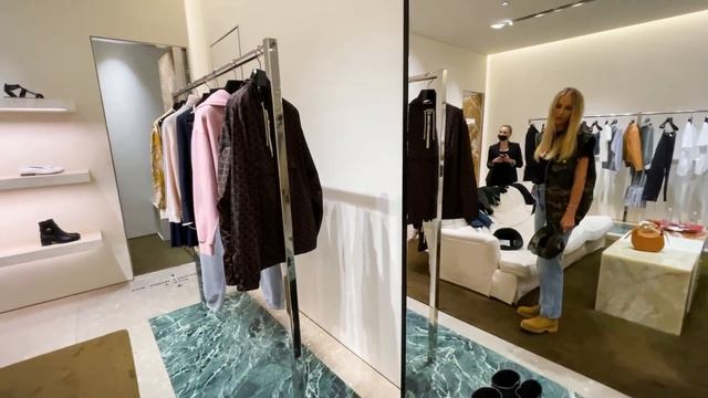 ШОПИНГ В CELINE. РОЗЫГРЫШ КОСТЮМА. МЕНЯ НЕ ПУСТИЛИ В ДОРОГОЙ РЕСТОРАН! смотреть онлайн