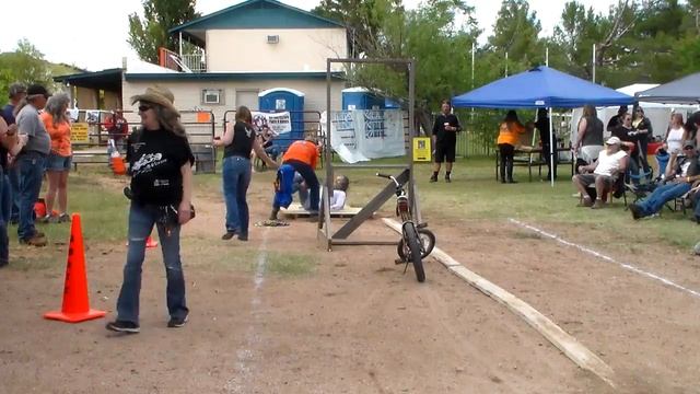 Honey I'm Home - People Games смотреть онлайн