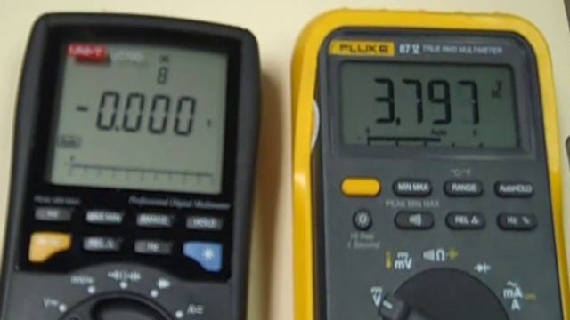 UNI-T Model UT-70D Low Battery Indicator Problem смотреть онлайн