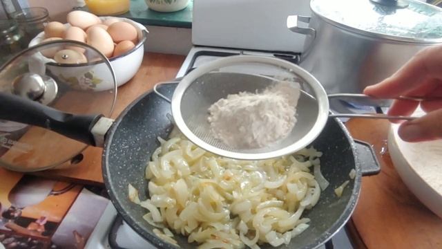 Опеньки у сметані // ПРОСТІ РЕЦЕПТИ. смотреть онлайн