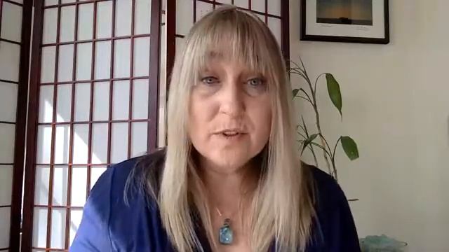 Difference between a Clairvoyant reading and an Oracle Reading? смотреть онлайн