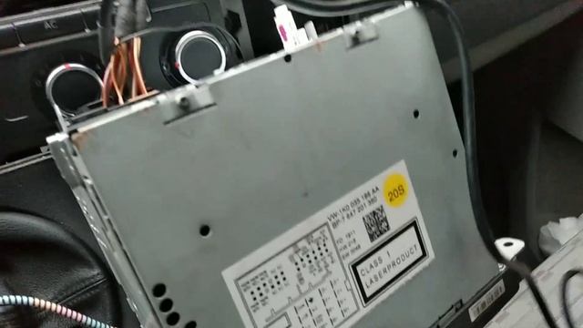 Aux и usb подключение к штатной магнитоле vw t5, часть 2. Решение) смотреть онлайн