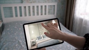 Обзор квартиры, где в кухне-гостиной удалось выделить спальню