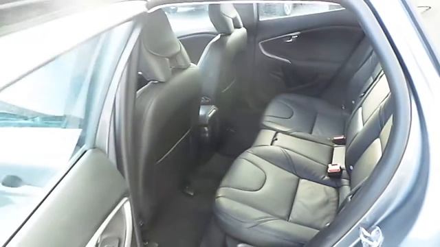 161D14332 - 2016 Volvo V40 D2 SE 27,995 смотреть онлайн