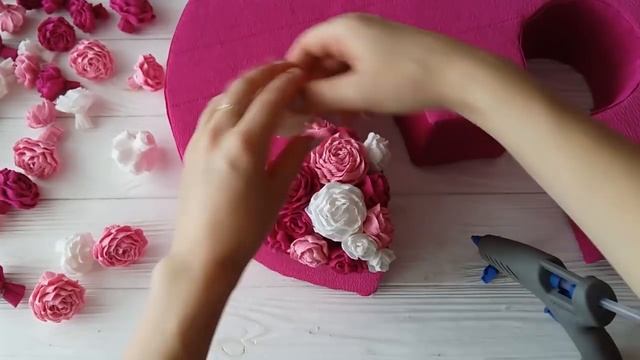 DIY: ОБЪЕМНАЯ ЦИФРА НА ДЕНЬ РОЖДЕНИЯ/ЦВЕТЫ ИЗ ГОФРИРОВАННОЙ БУМАГИ ДЛЯ ДЕКОРА БОЛЬШОЙ ЦИФРЫ смотреть онлайн