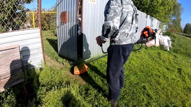 Бензиновый триммер Patriot PT 553 в работе. смотреть онлайн