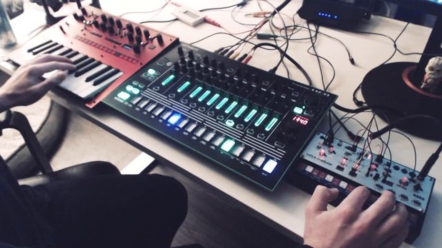 Volca Modular Techno Demo: "Assimilate" (Patch Sheet In Description) смотреть онлайн