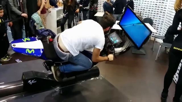 Клевый MotoGP симулятор смотреть онлайн