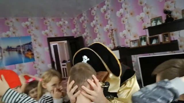 День рождения у Глеба смотреть онлайн