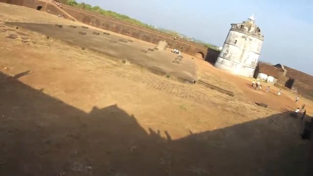 Русские модели приехали в тюрьму в Гоа смотреть онлайн