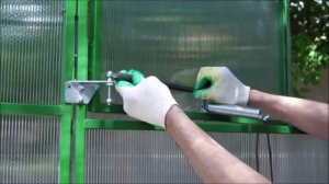 Установка проветривателя умная теплица дверь плюс