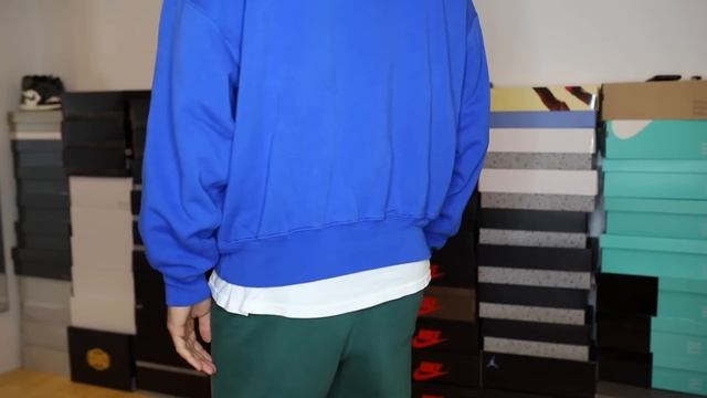 YEEZY GAP HOODIE VS NIKE CLUB FLEECE HOODIE - Which Sweatshirt Is Best For You This Fall? смотреть онлайн