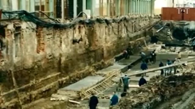 Почему засыпало древние города? | Закопанные этажи старых зданий смотреть онлайн